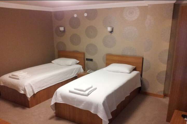 Room 5 of 11