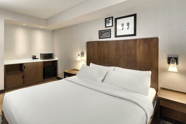 Room 34 of 72