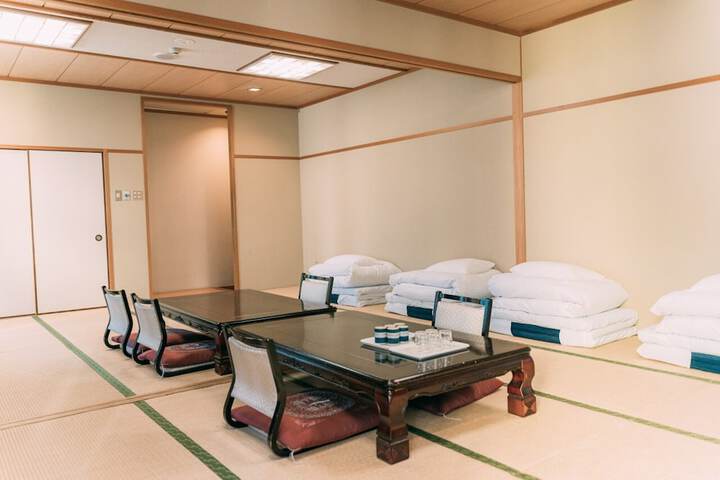 Room 21 of 44