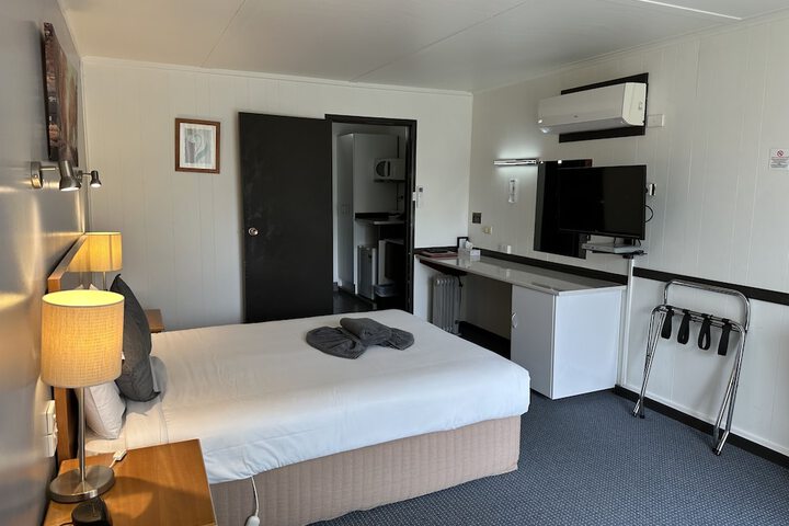 Room 35 of 79