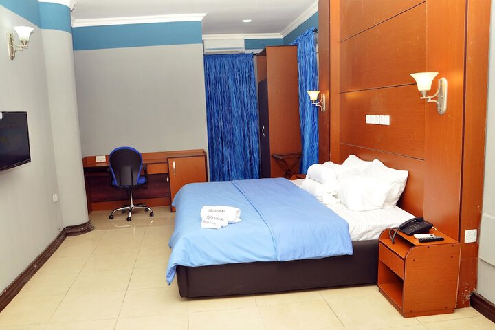 Room 26 of 35
