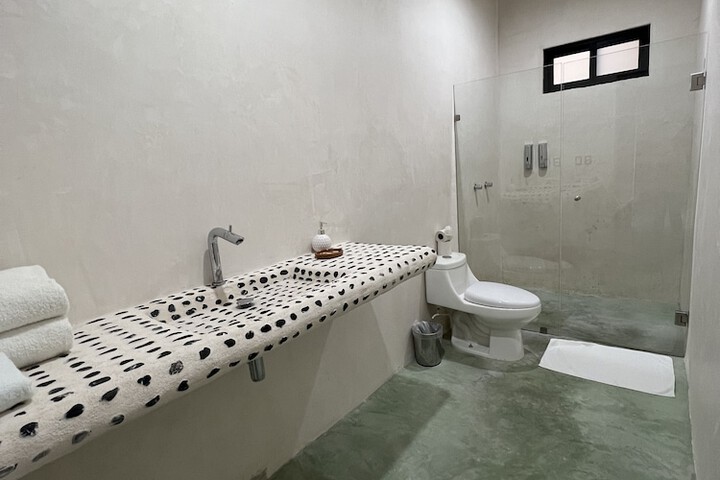 Room 105 of 147