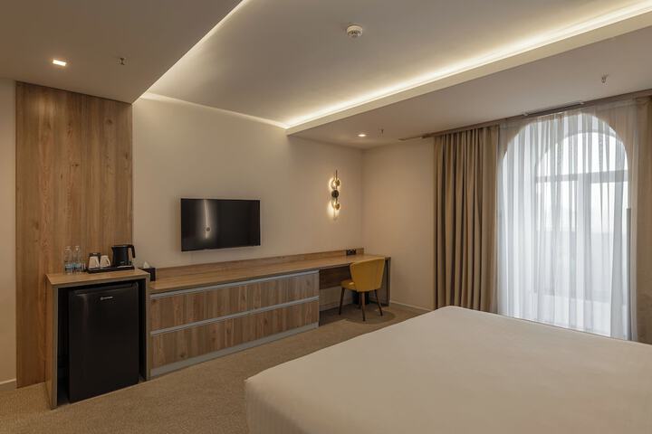 Room 10 of 43
