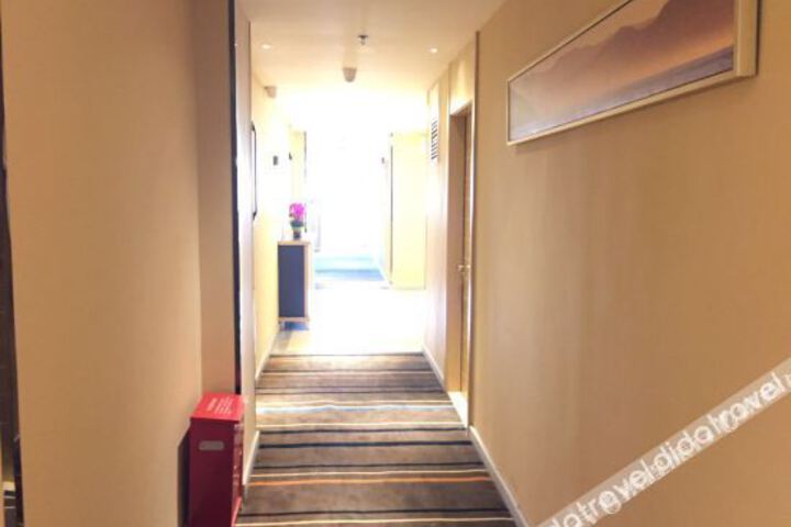 Hotel Interior 10 of 24