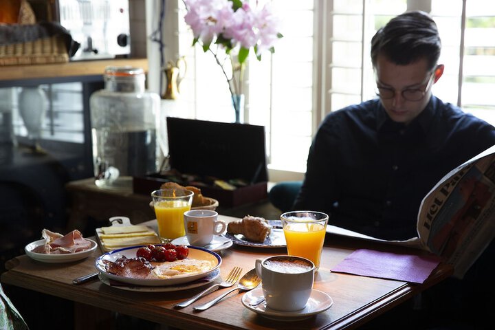 Breakfast/Coffee Service 38 of 45