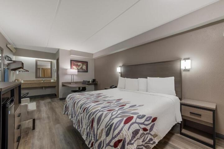 Standard | King Bed (4 of 18)