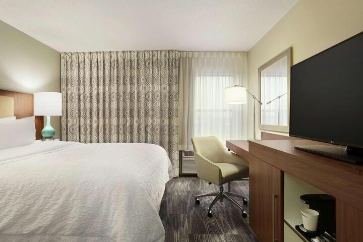 2 Queen Beds (1 of 10)