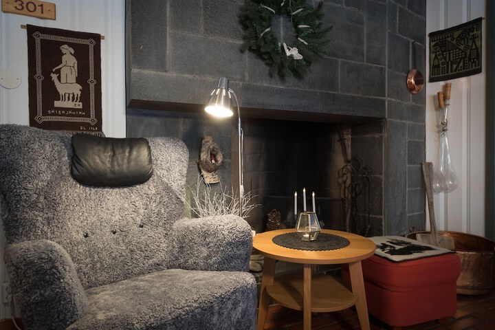 Lobby sitting area