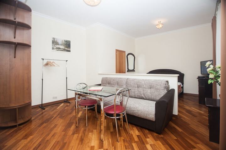 Room 2 of 20