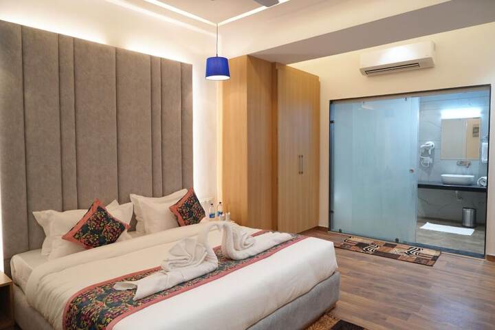 Room 5 of 23