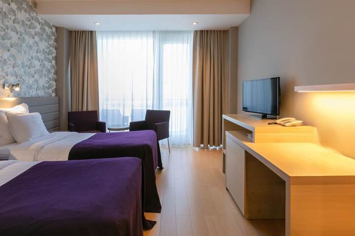 Room 9 of 54