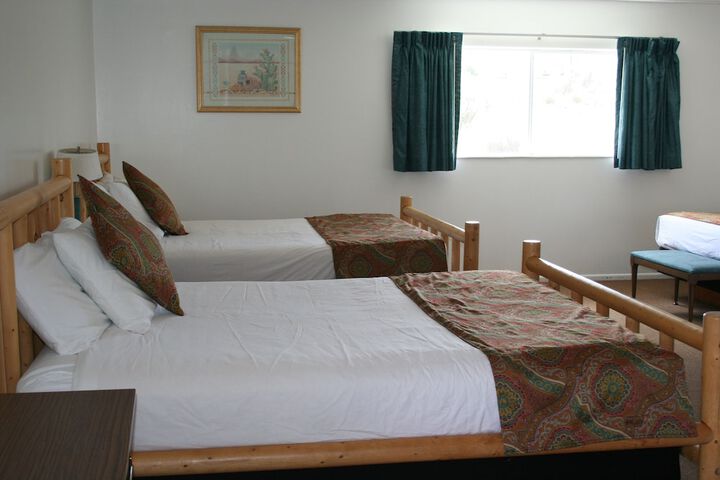 Room 13 of 33