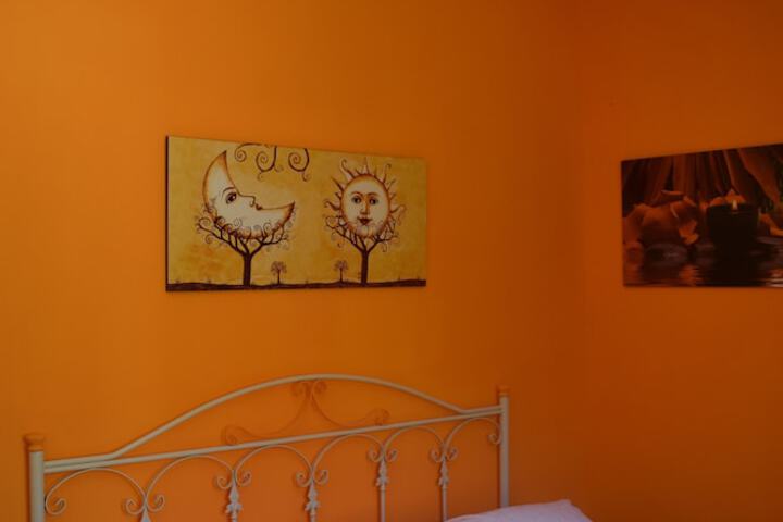 Room 6 of 15