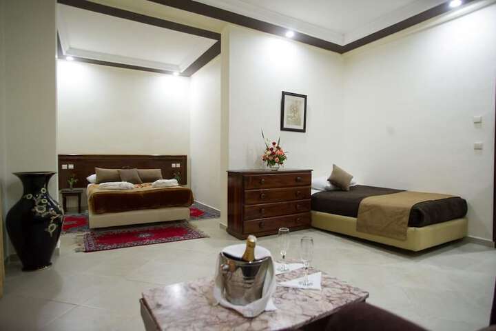 Room 8 of 37