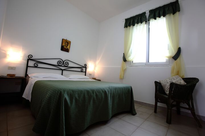 Room 12 of 62
