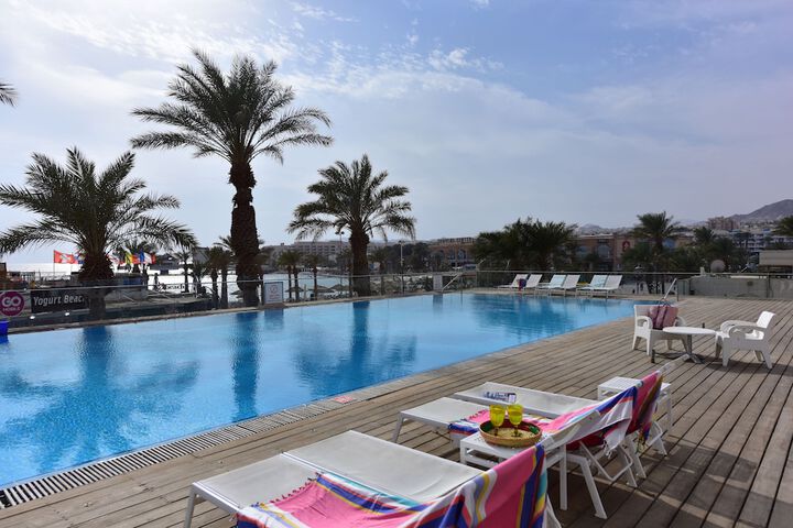 Pools & Facilities