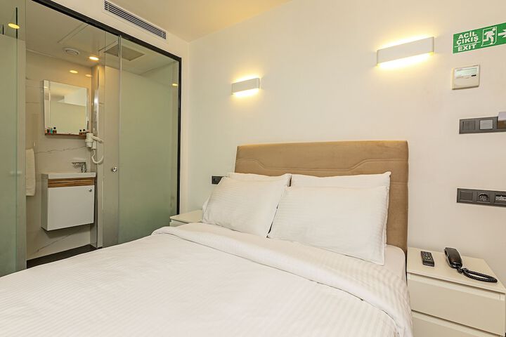 Room 4 of 26