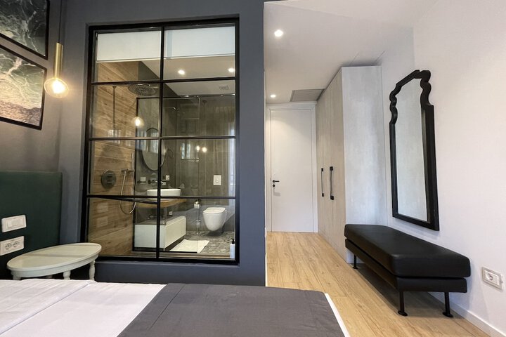 Room 34 of 68