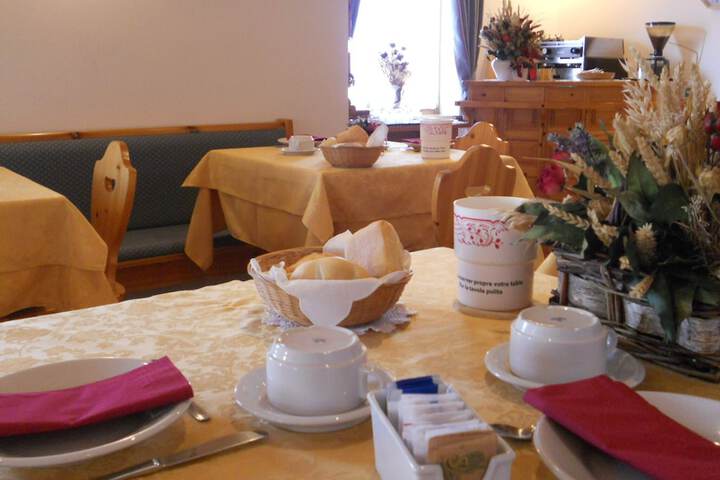Breakfast/Coffee Service 29 of 42