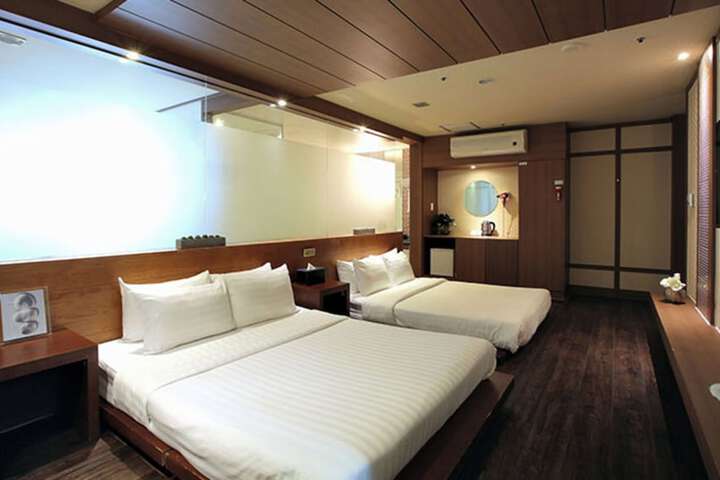 Room 19 of 51