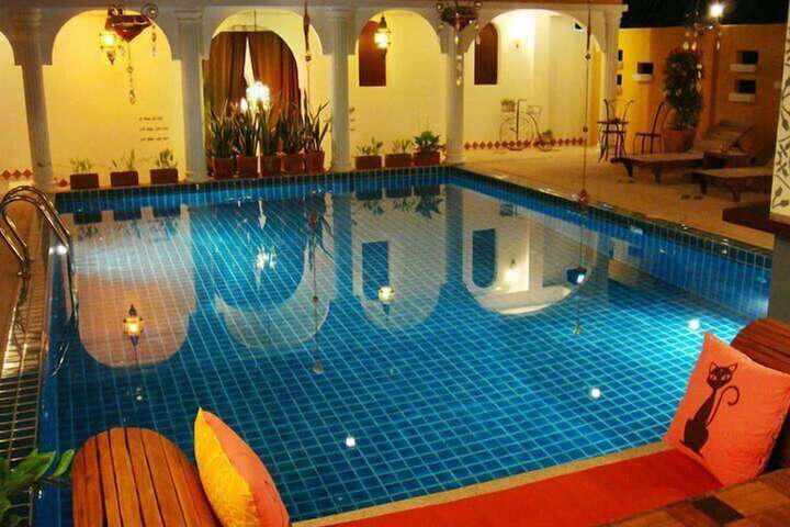 Hotel with Pool