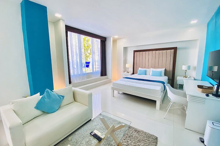 Room 2 of 51