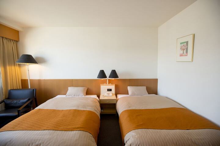 Room 8 of 26