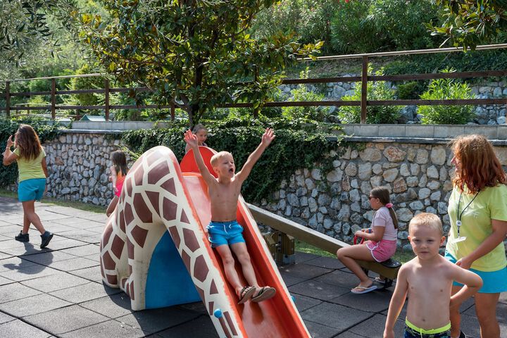 Childrens Activities 73 of 127