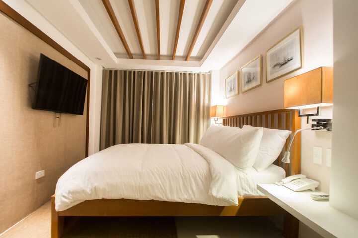 Room 13 of 49