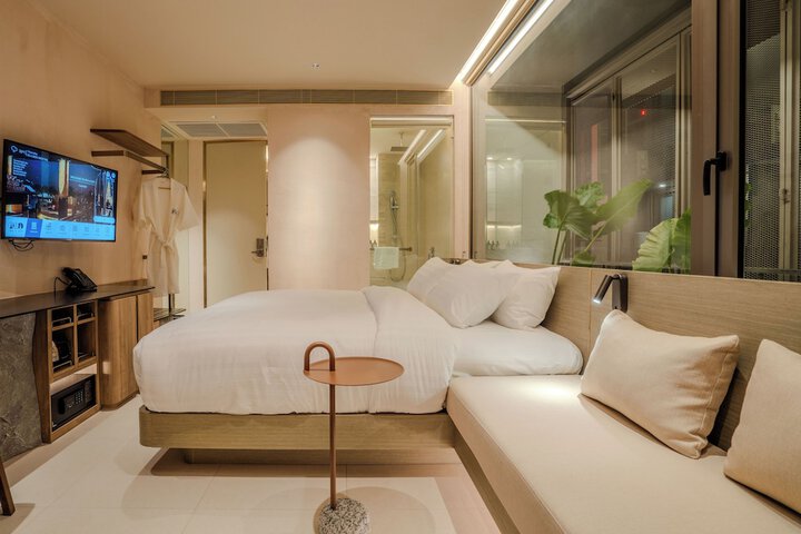 Room 82 of 151