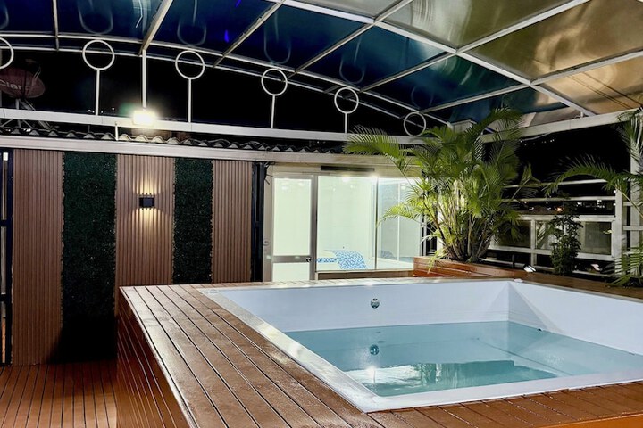 Pool 41 of 61