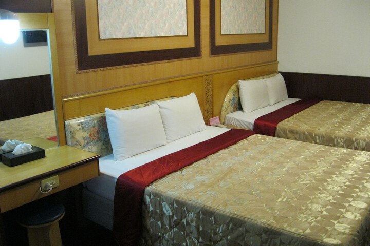 Room 8 of 36