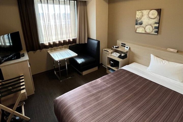 Room 5 of 135