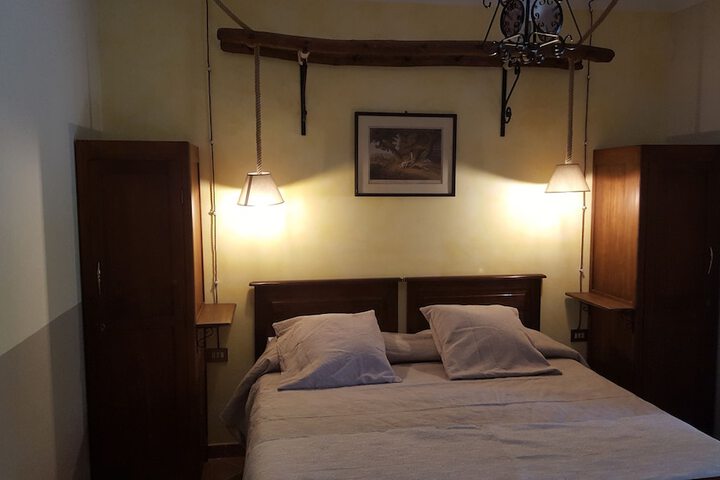 Room 2 of 49