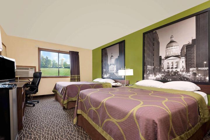 1 Queen Bed (7 of 18)