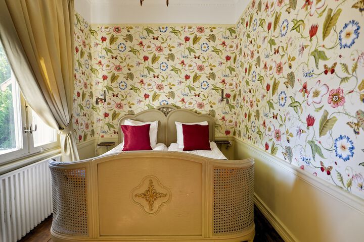Room 37 of 72
