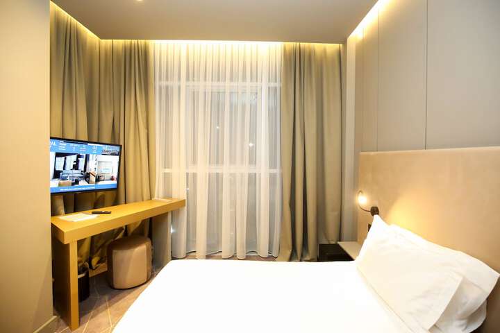 Room 16 of 29
