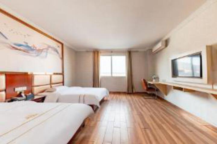 Room 5 of 5
