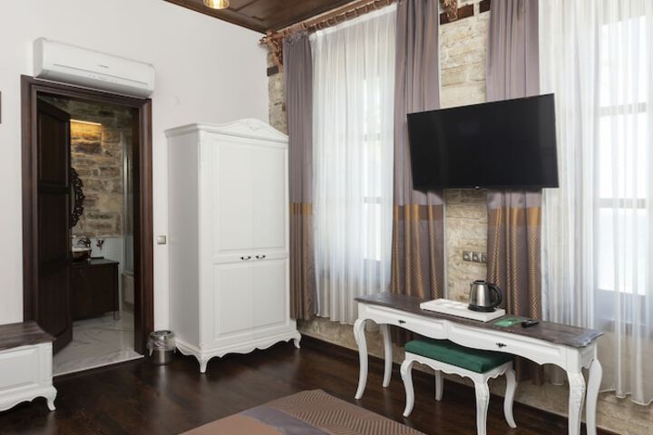 Room 48 of 86