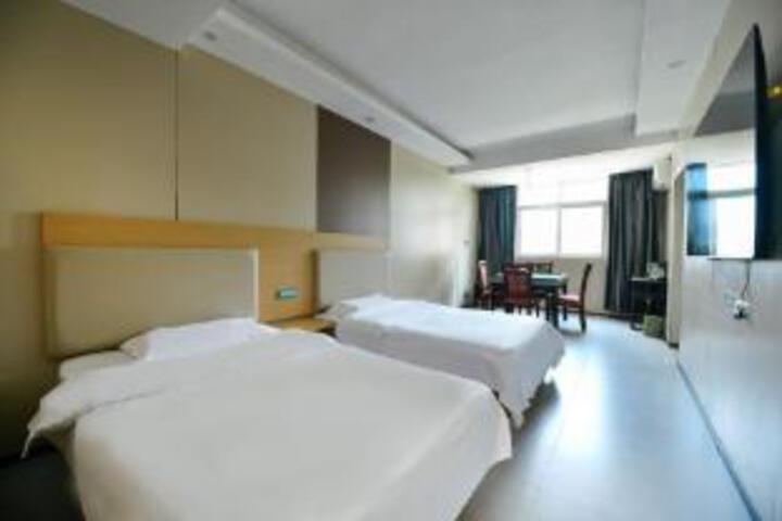 Room 16 of 18