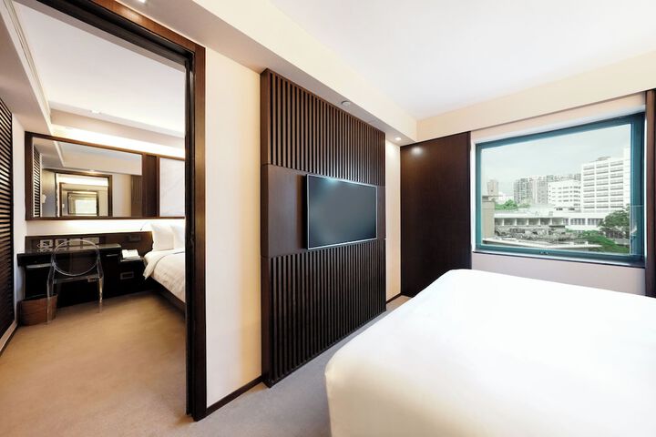 Room 52 of 220