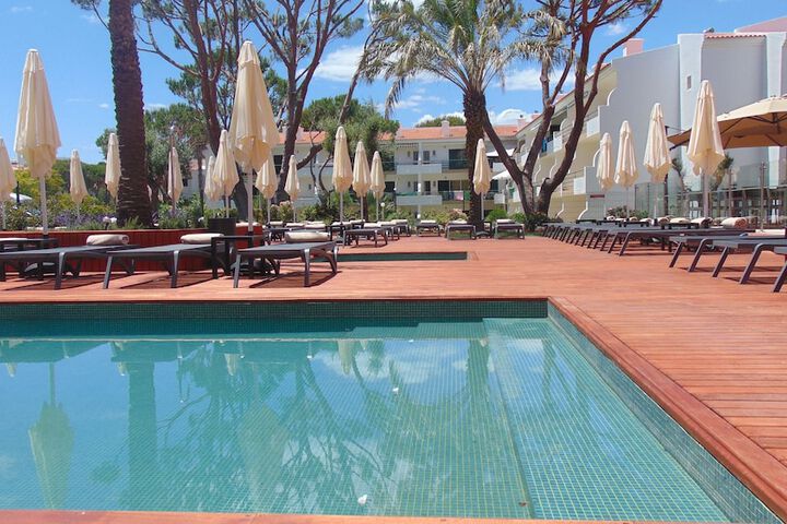 Pools & Facilities