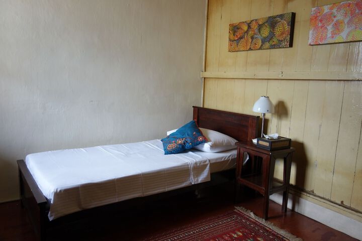 Room 7 of 42