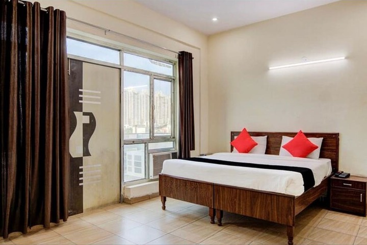 Room 3 of 7