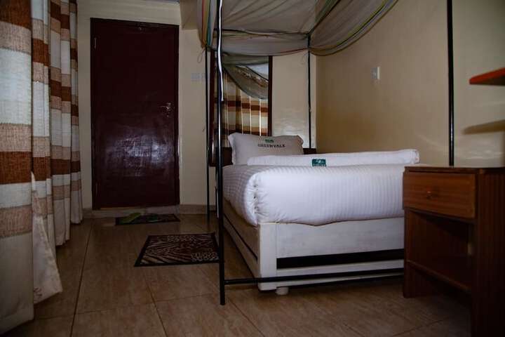 Room 6 of 36