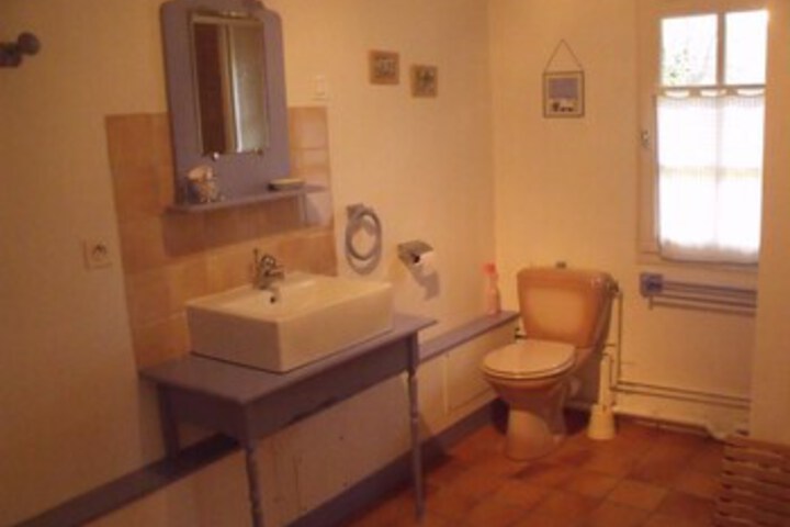 Room 3 of 38