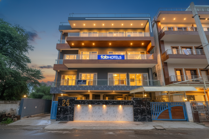 Hotel Sky Rise Inn Near Medanta - The Medicity Gurugram