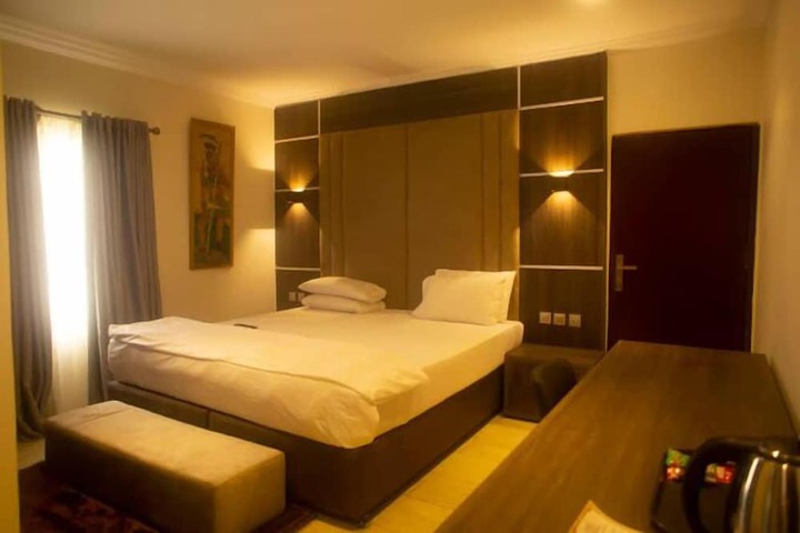 Room 2 of 47