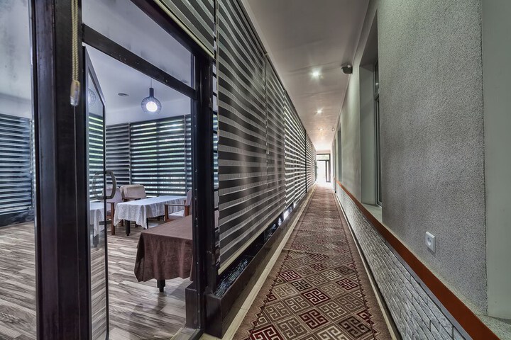 Ballroom/Hall 38 of 44