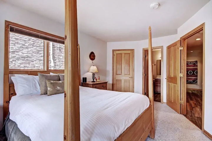 Room 4 of 19
